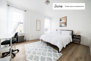 Room in Shared 4 bed/1 bath home in Brooklyn, NY - Building Photo