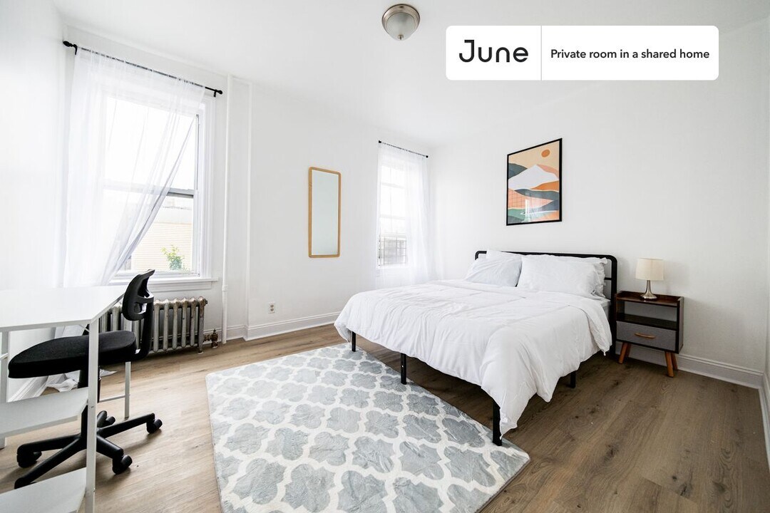 Private bedroom in 4 bed/1 bath Home in Brooklyn, NY - Building Photo
