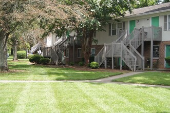 27 North Apartments in Greensboro, NC - Building Photo - Building Photo