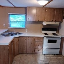 154 Schoolyard Rd in Boiling Springs, SC - Building Photo - Building Photo