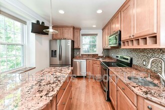 3057 S Buchanan St in Arlington, VA - Building Photo - Building Photo