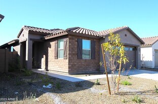 12463 W Kaler Dr in Glendale, AZ - Building Photo