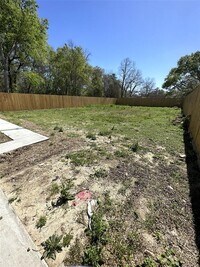 835 Paul Quinn St photo'