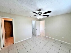 555 NW Conover St in Port St. Lucie, FL - Building Photo - Building Photo