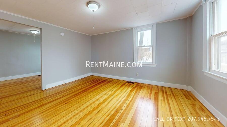 269 1/2 French St in Bangor, ME - Building Photo