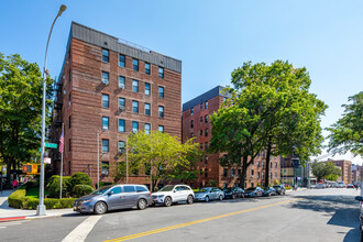 302 96th St in Brooklyn, NY - Foto de edificio - Primary Photo