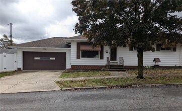 5653 Cumberland Dr in Garfield Heights, OH - Building Photo - Building Photo