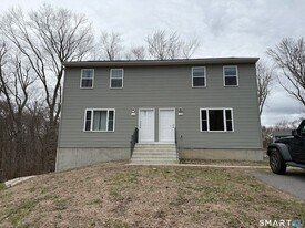 152 Grove Ave in Groton, CT - Building Photo