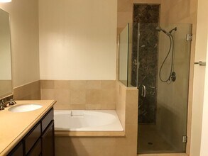 10715 Camarillo St, Unit 201 in Los Angeles, CA - Building Photo - Building Photo