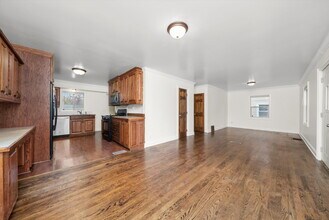 2512 Salem Blvd in Zion, IL - Foto de edificio - Building Photo