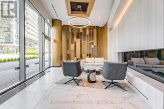 15 Queens Quay E in Toronto, ON - Building Photo - Building Photo