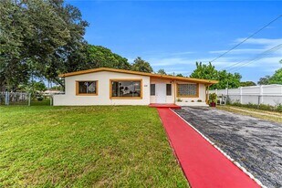 4220 SW 36th St in West Park, FL - Building Photo