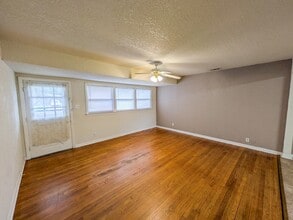 306 Bridal Wreath Ave in Orange, TX - Building Photo - Building Photo