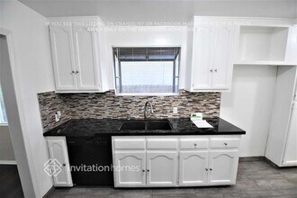 7017 Murietta Ave in Los Angeles, CA - Building Photo - Building Photo