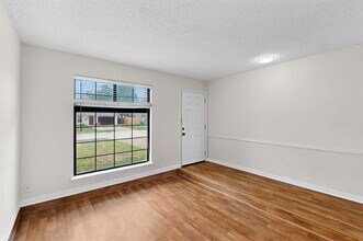 1225 Briarcove Dr in Richardson, TX - Foto de edificio - Building Photo