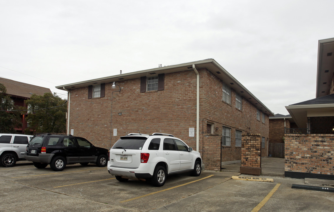 239 W Esplanade Ave in Metairie, LA - Building Photo