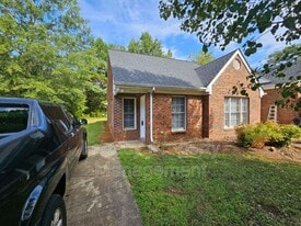 2407 Ashton Park Ln in Burlington, NC - Building Photo