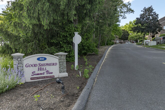 Good Shepherd Hills in Danbury, CT - Building Photo - Building Photo