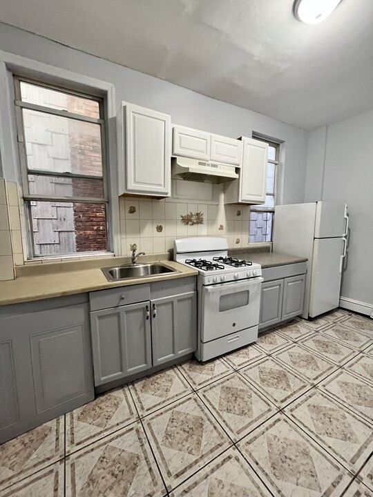 179 Neptune Ave, Unit 3 in Jersey City, NJ - Building Photo