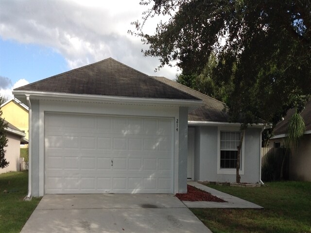 214 Strada Dr in Davenport, FL - Building Photo