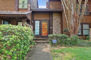 14 Shore Dr in Clinton, MS - Building Photo