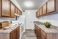 Forestbrook Apartments and Townhomes in West Columbia, SC - Building Photo - Building Photo