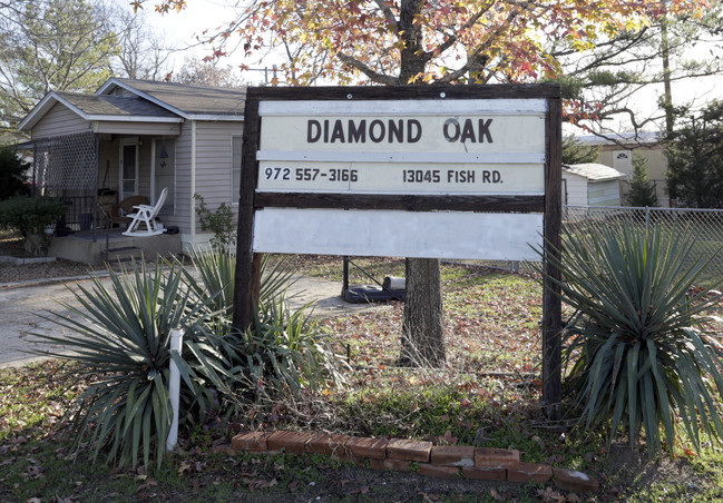 Diamond Oak Retirement Resort in Dallas, TX - Building Photo - Building Photo