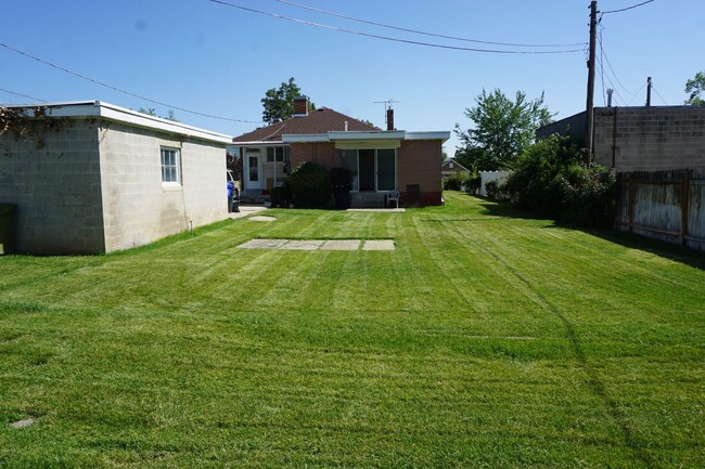 74 W 100 N in Bountiful, UT - Building Photo - Building Photo