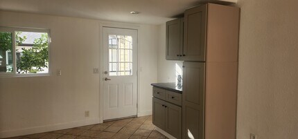 540 Oak St in Glendale, CA - Foto de edificio - Building Photo