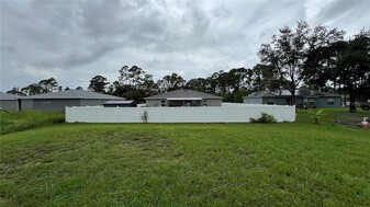 2990 Fiske Rd SE in Palm Bay, FL - Foto de edificio - Building Photo