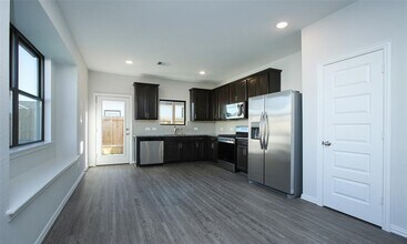 7124 Elgin St in Pearland, TX - Building Photo - Building Photo