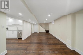 78 Leaside Dr in St Catharines, ON - Building Photo - Building Photo