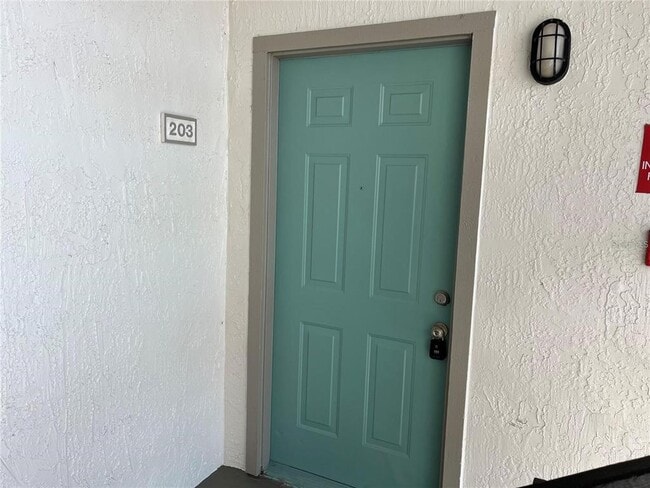 2131 Cascades Blvd in Kissimmee, FL - Building Photo - Building Photo