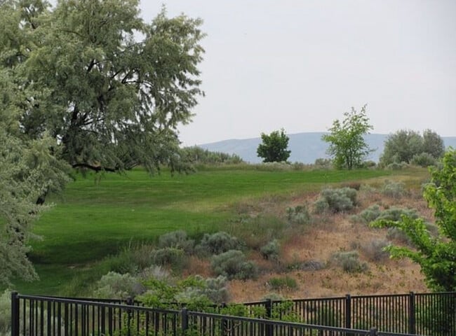 property at 2645 Stonecreek Dr