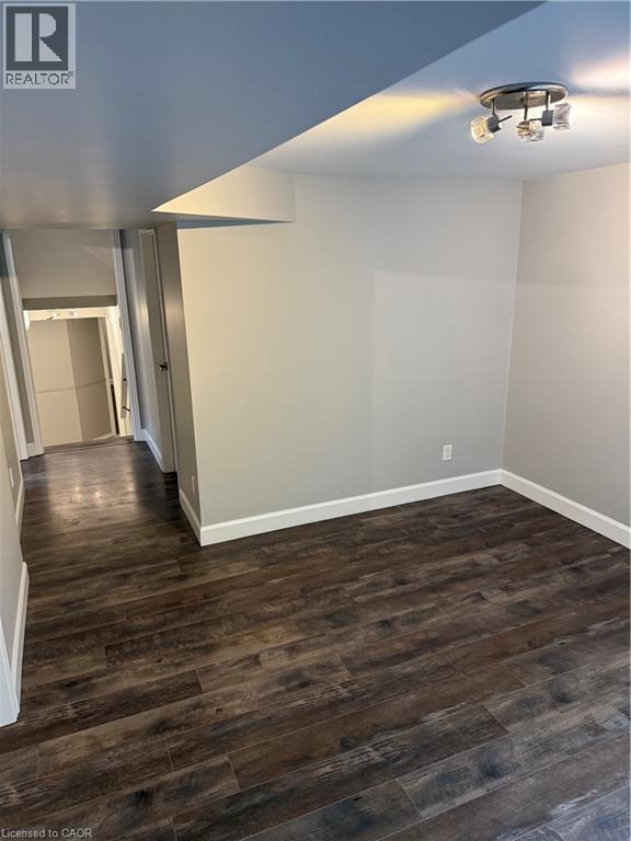 127 Carlyle Dr in Kitchener, ON - Building Photo - Building Photo