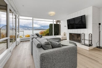 2595 Point Grey Rd in Vancouver, BC - Building Photo - Building Photo