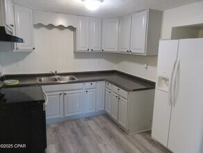 237 Helen Ave in Panama City, FL - Foto de edificio - Building Photo