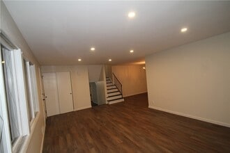 34 Bright Oaks Dr, Unit B in Rochester, NY - Building Photo - Building Photo