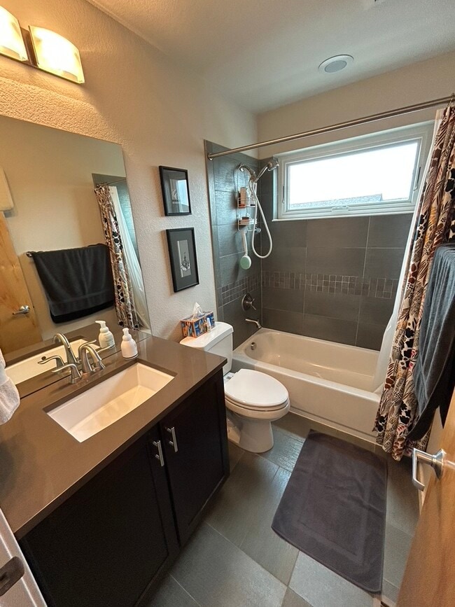 2164 E Hecla Dr, Unit A in Louisville, CO - Building Photo - Building Photo
