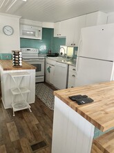 1654 Clearwater Largo Rd in Clearwater, FL - Building Photo - Building Photo