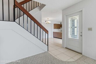 1020 Abada Ct NE in Palm Bay, FL - Foto de edificio - Building Photo