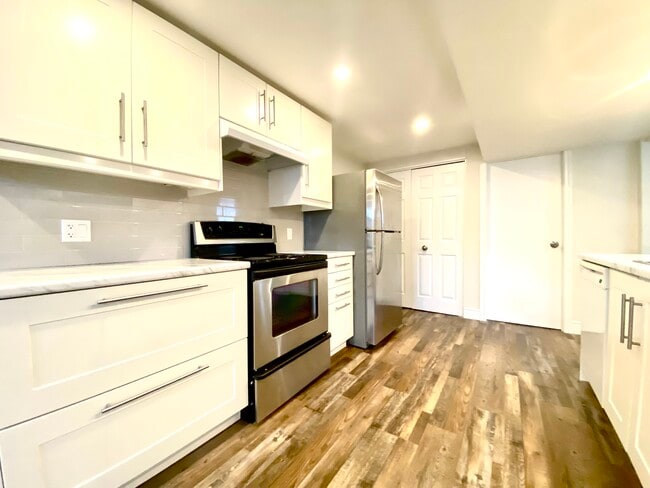 254 Sanatorium Rd in Hamilton, ON - Building Photo - Building Photo