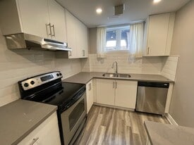 214 Baldwin Dr in Cambridge, ON - Building Photo