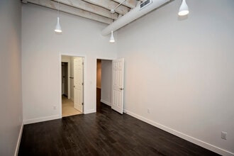 1044 Central Ave, Unit B in Middletown, OH - Building Photo - Building Photo