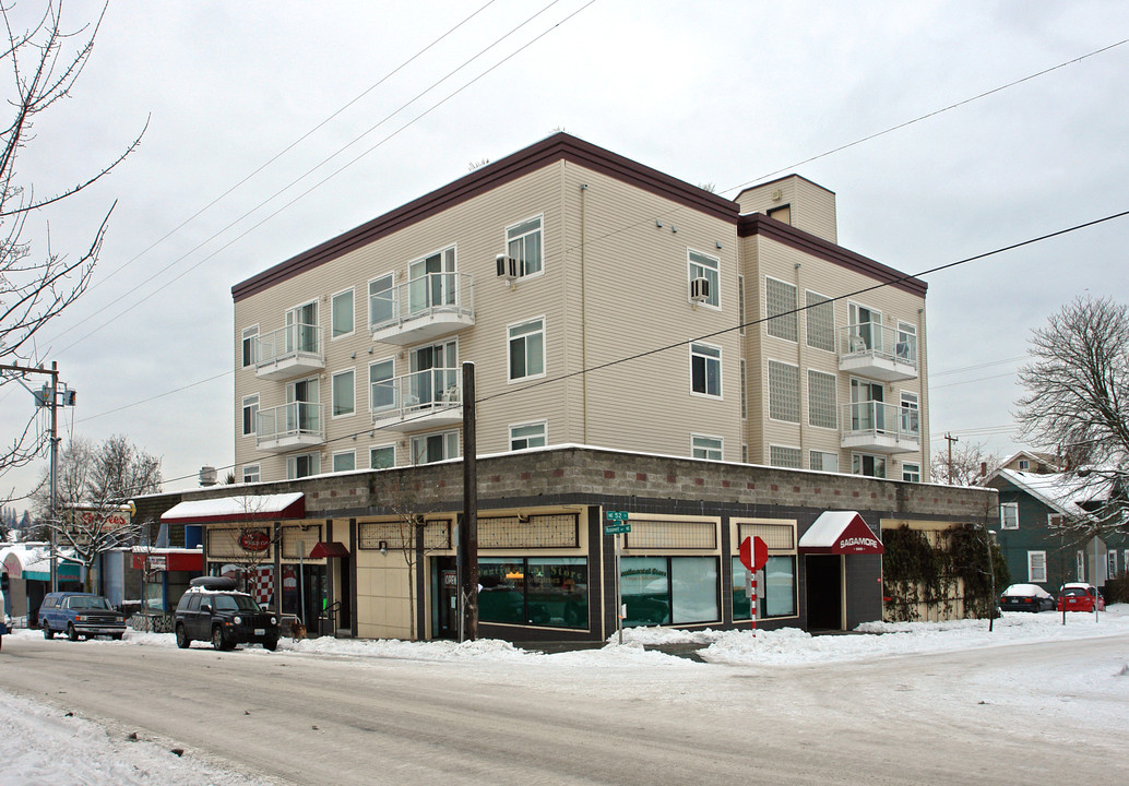 5200 Roosevelt Way NE in Seattle, WA - Foto de edificio