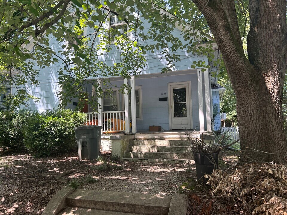 11 Springdale Ct, Unit A in Greensboro, NC - Building Photo