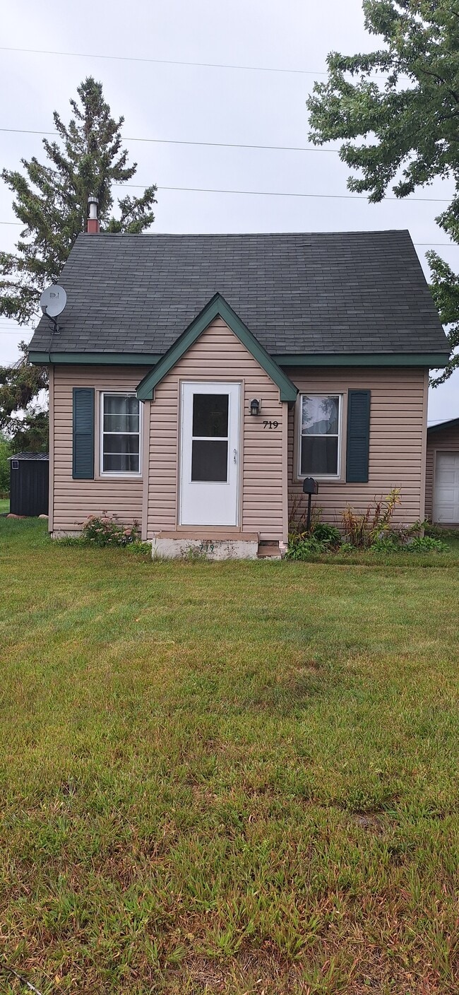 property at 719 Polk St