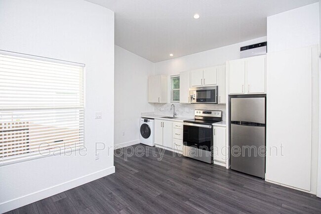 5505 Colfax Ave in North Hollywood, CA - Building Photo - Building Photo