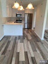 36 Wanamaker Ave-Unit -104 in Waldwick, NJ - Foto de edificio - Building Photo