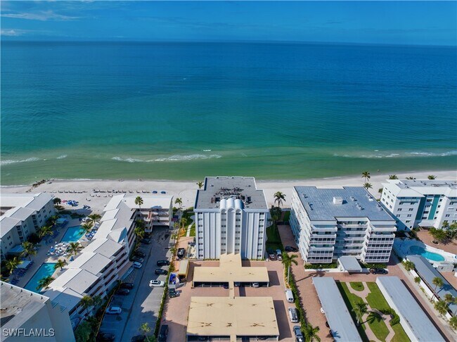 property at 1919 Gulf Shore Blvd N